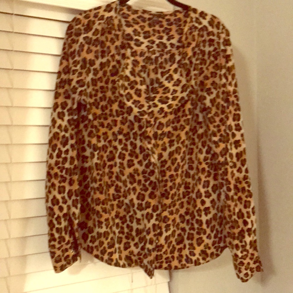 Buttoned sleeves